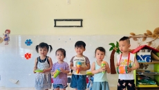 HOẠT ĐỘNG ÂM NHẠC: BÉ TẬP LÀM CA SĨ VÀ NHẠC CÔNG HOẠT ĐỘNG ÂM NHẠC: BÉ TẬP LÀM CA SĨ VÀ NHẠC CÔNG